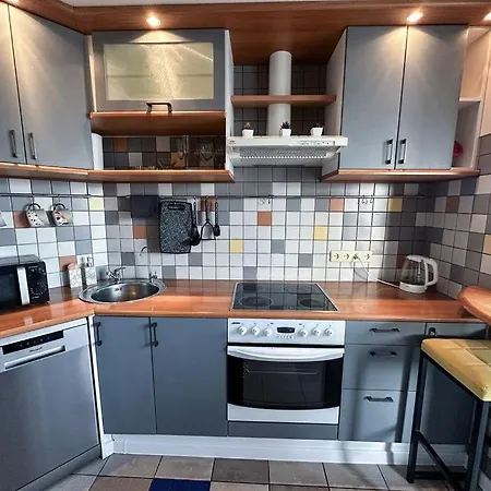 Apartment Gambit Apartment *